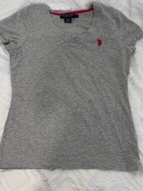 US Polo Assn Gray V-Neck Tee Pink Logo Short Sleeve Luxury Feel Size S
